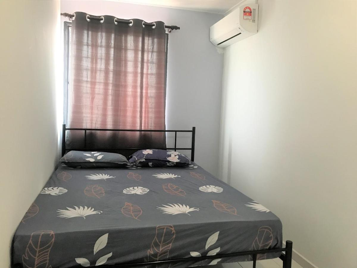 Oyo 90493 Jl Homestay Segamat Exterior photo
