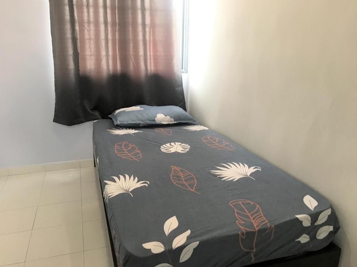 Oyo 90493 Jl Homestay Segamat Exterior photo