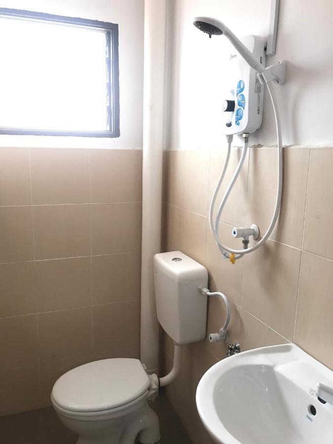Oyo 90493 Jl Homestay Segamat Exterior photo